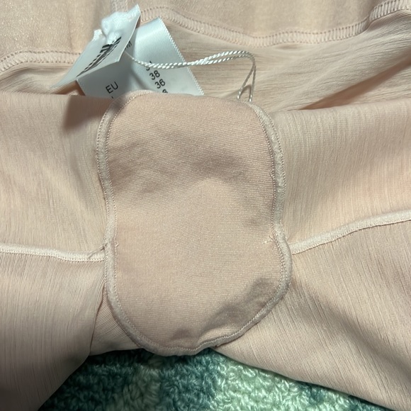 WOLFORD Sheer Touch Shaping Shorts - Picture 6 of 6